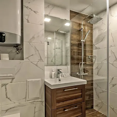 прекрасен деси 3 в нова сграда فارنا