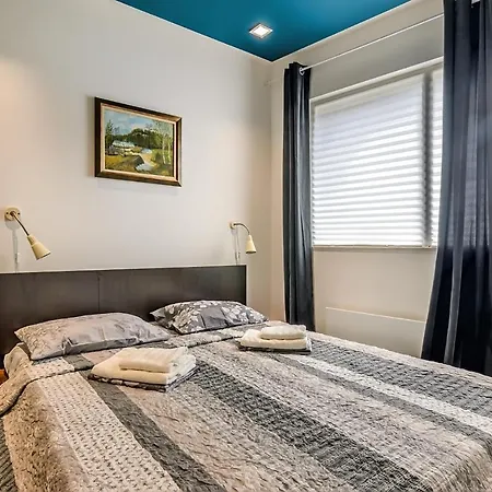 Apartman прекрасен деси 3 в нова сграда Várna